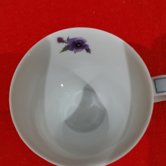 Porcelain Mug with 3 Kittens and Pansies - Picture 5 of 6